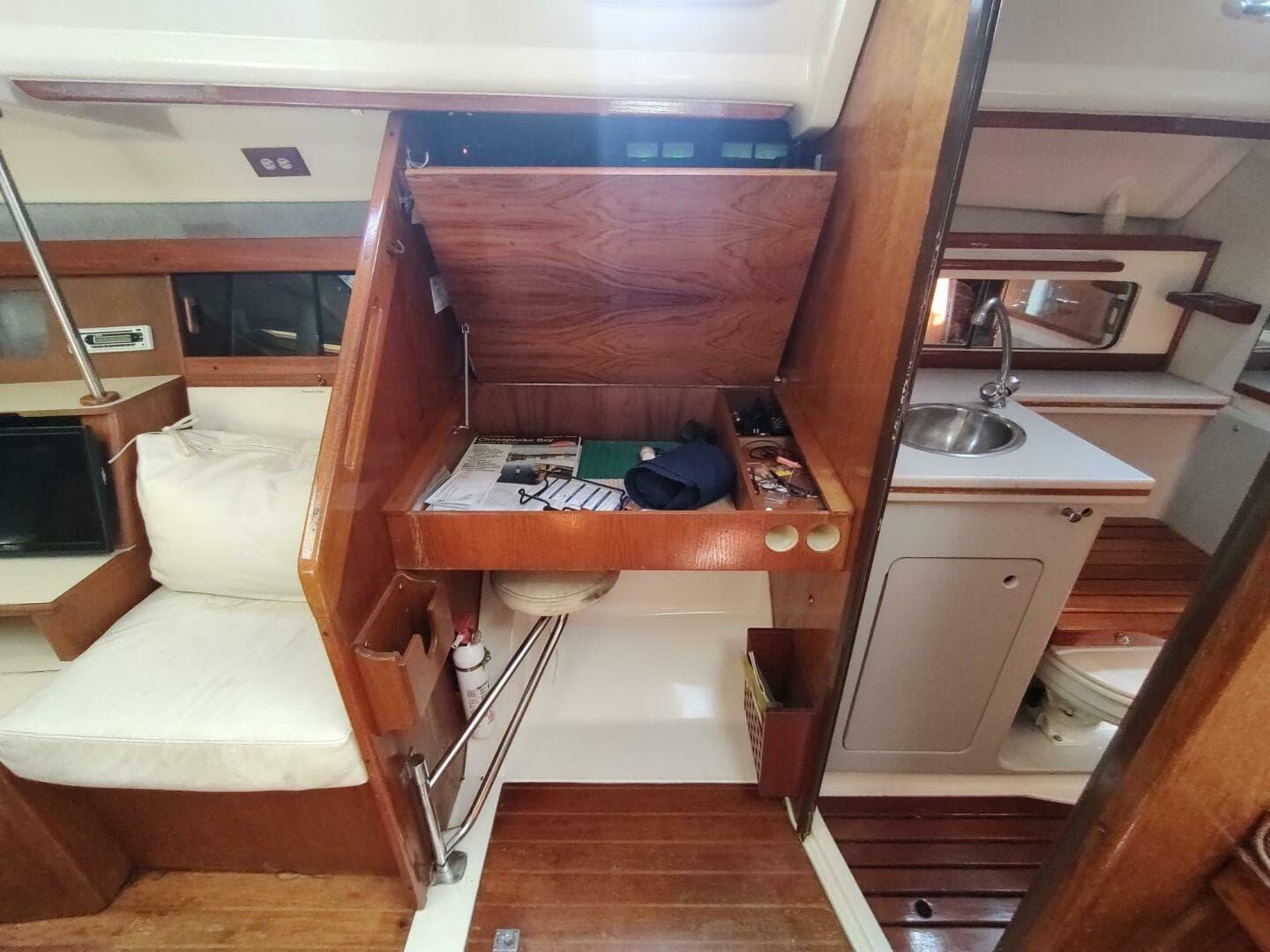 1987 Hunter 37 Legend