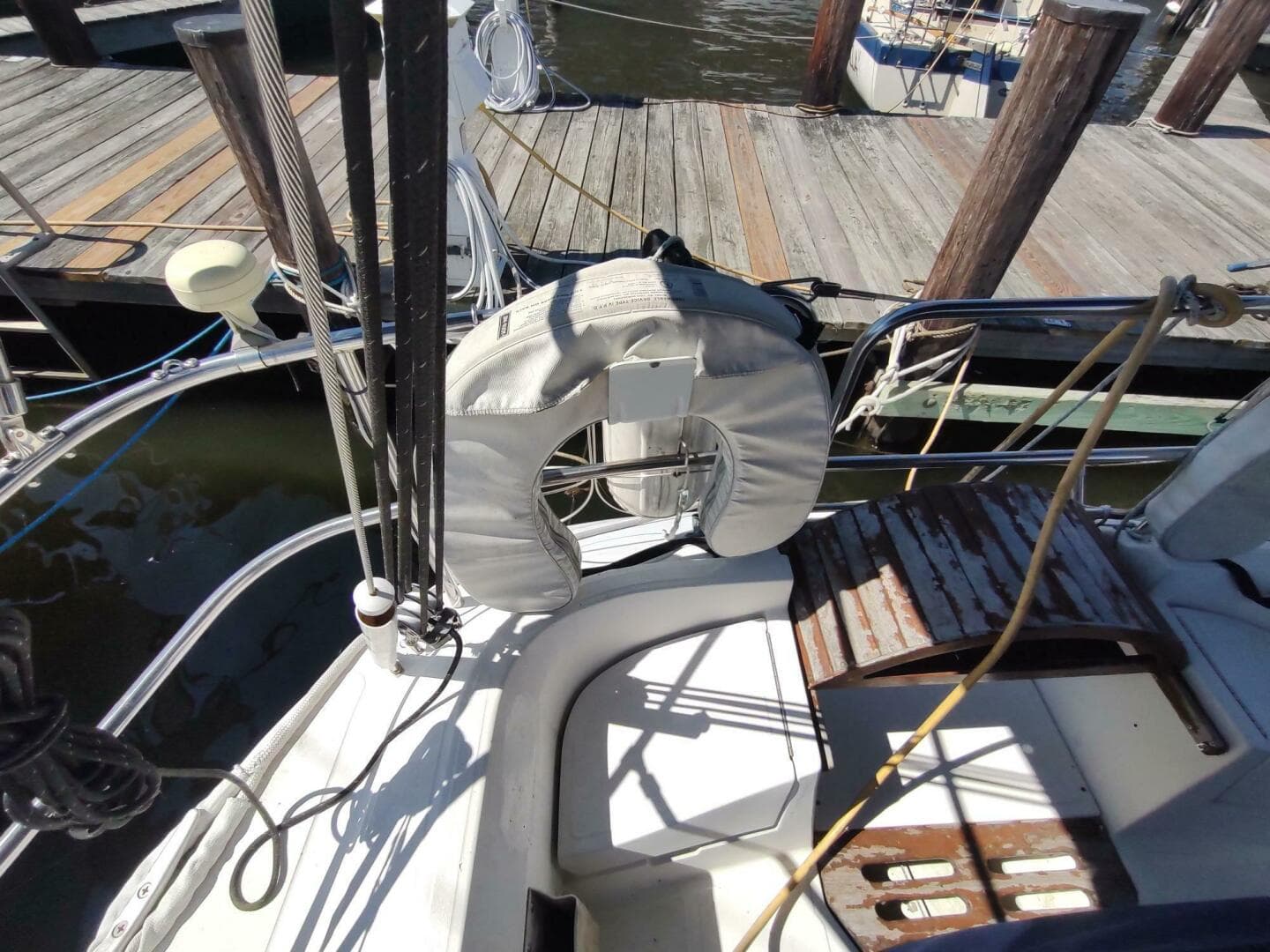 1987 Hunter 37 Legend