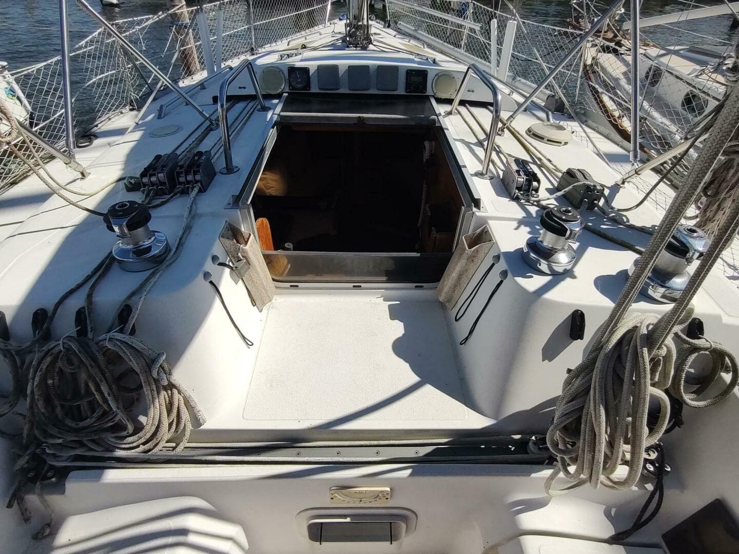 1987 Hunter 37 Legend
