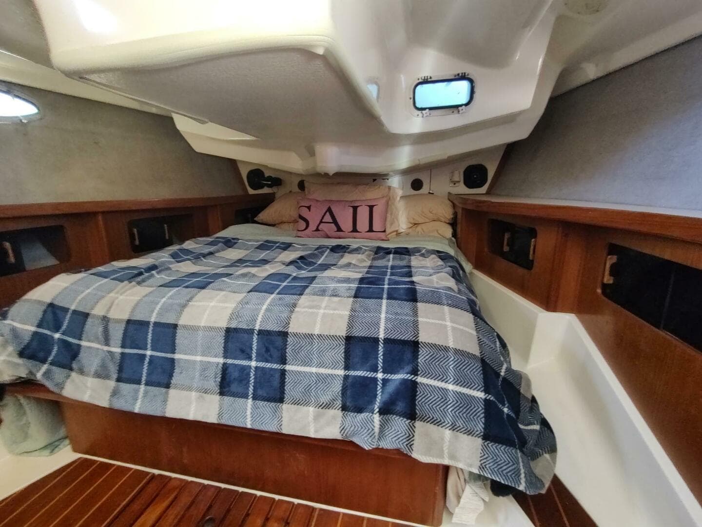 1987 Hunter 37 Legend