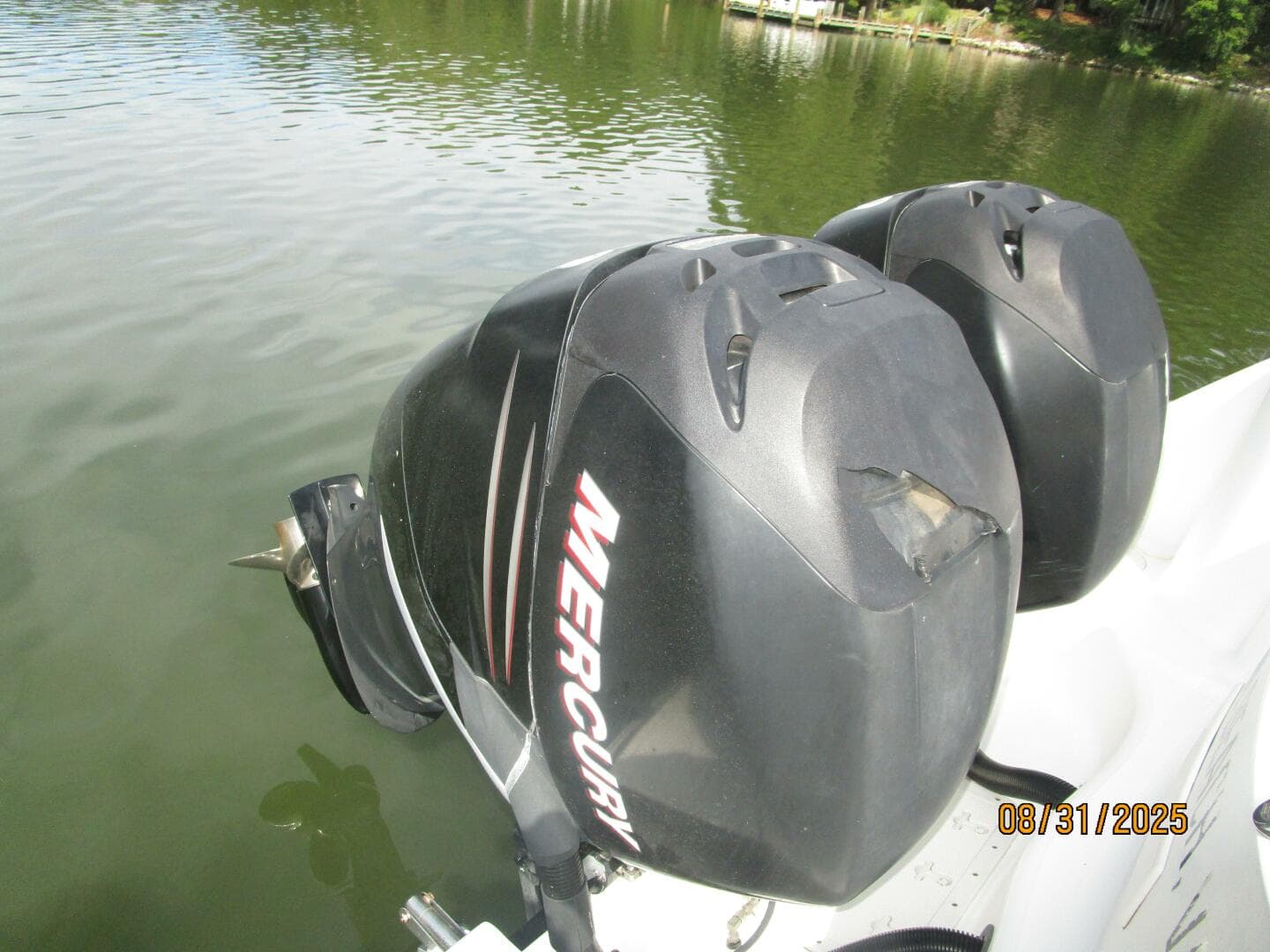 31' Boston Whaler outboards2