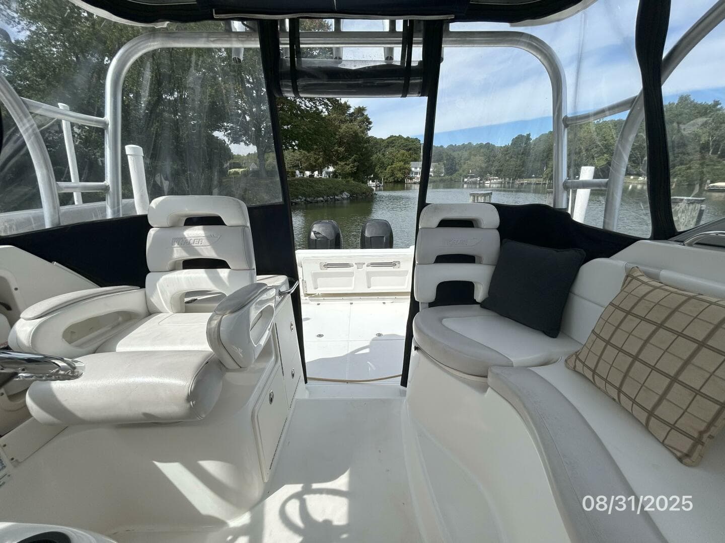 31' Boston Whaler upper deck aft