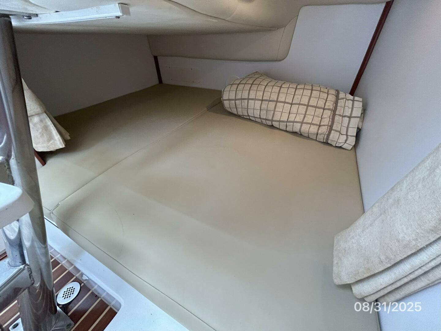 31' Boston Whaler berth