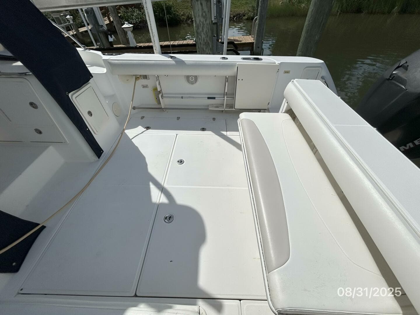 31' Boston Whaler cockpit starboard