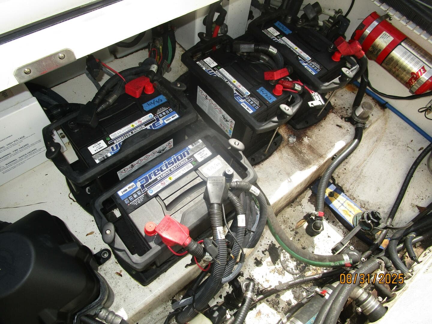 31' Boston Whaler batteries