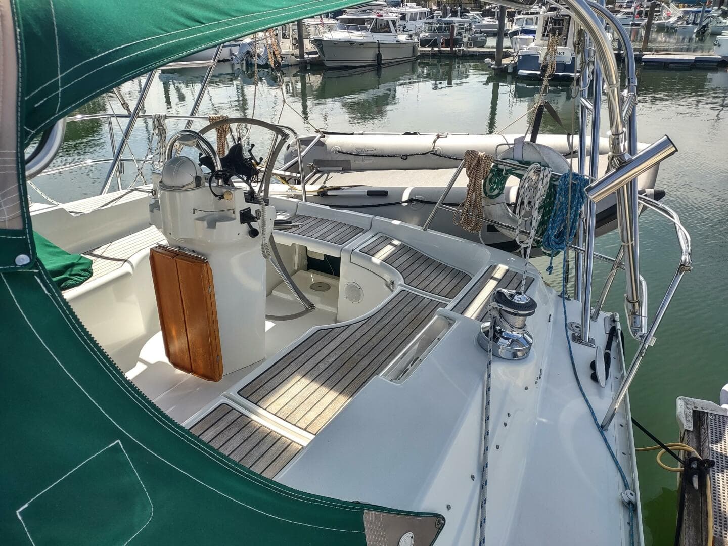 2004 Beneteau 393