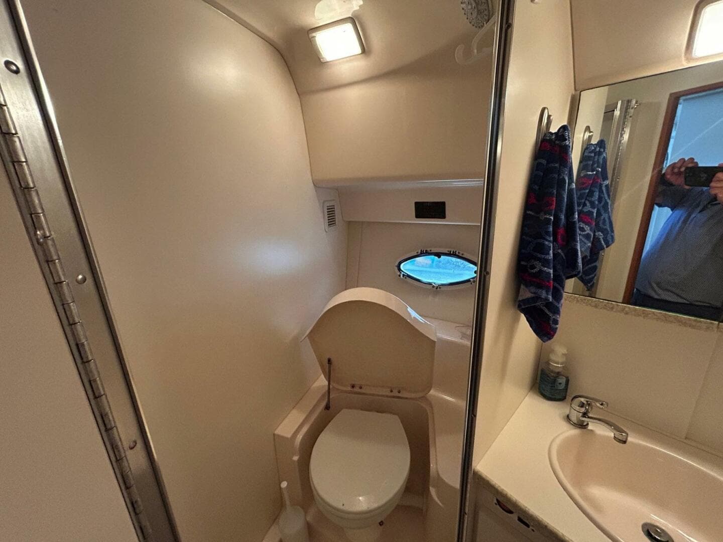 2000 Silverton 352 Motor Yacht