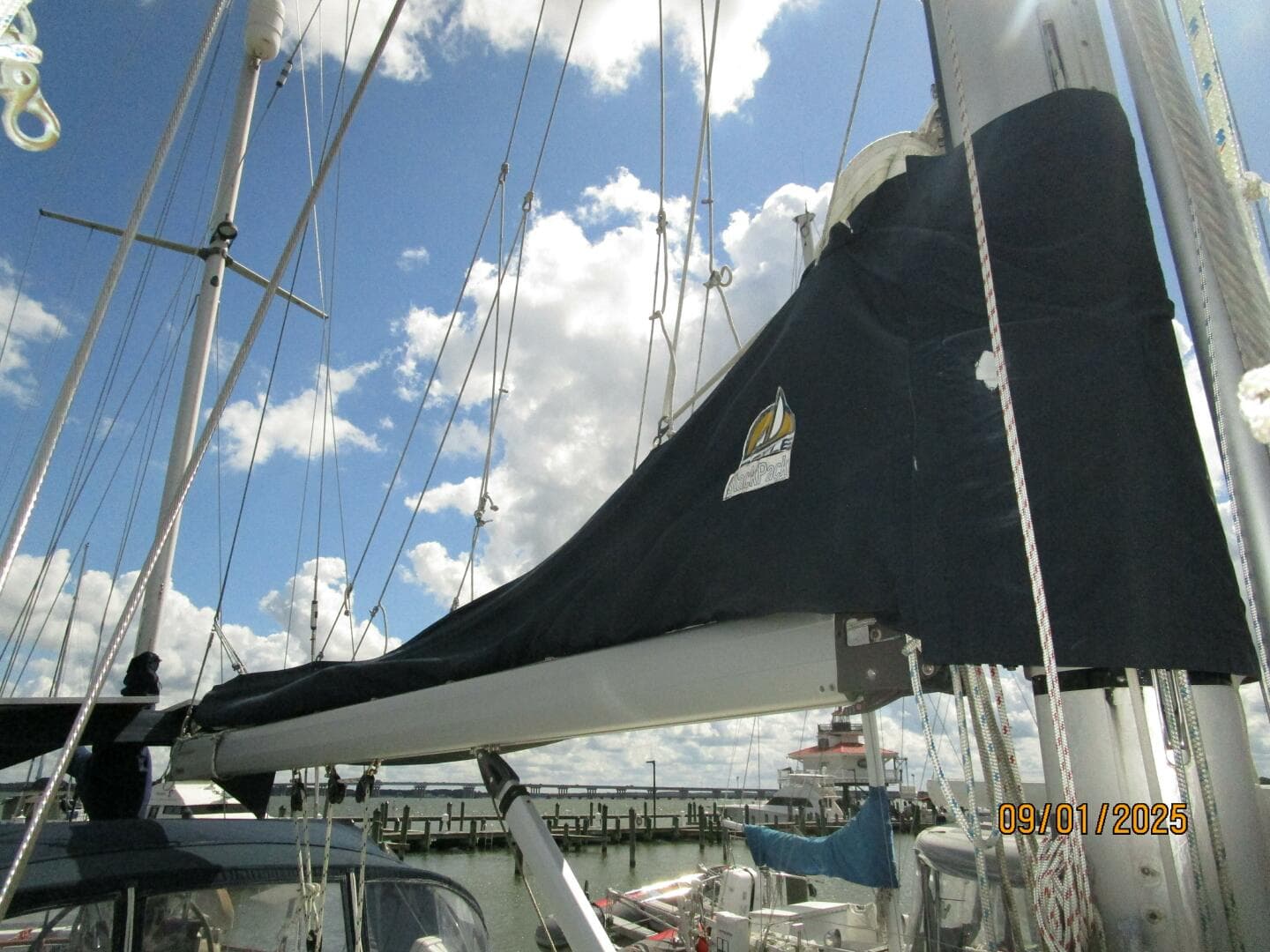 40' Nauticat mainsail stack pack1
