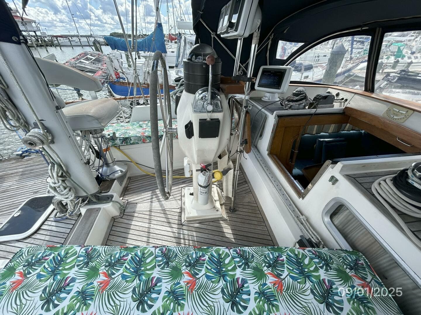 40' Nauticat cockpit port