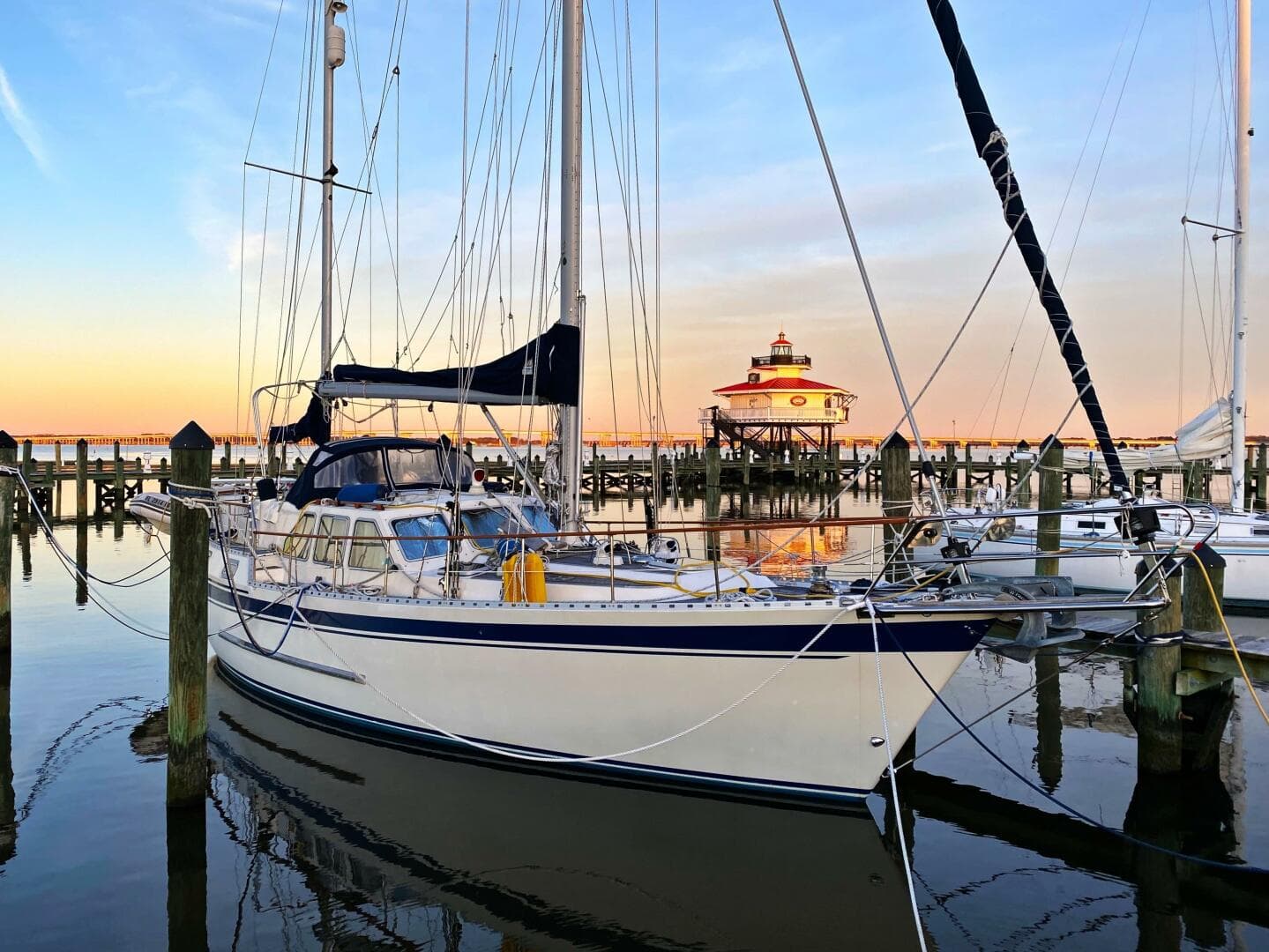 40' Nauticat starboard forward profile1