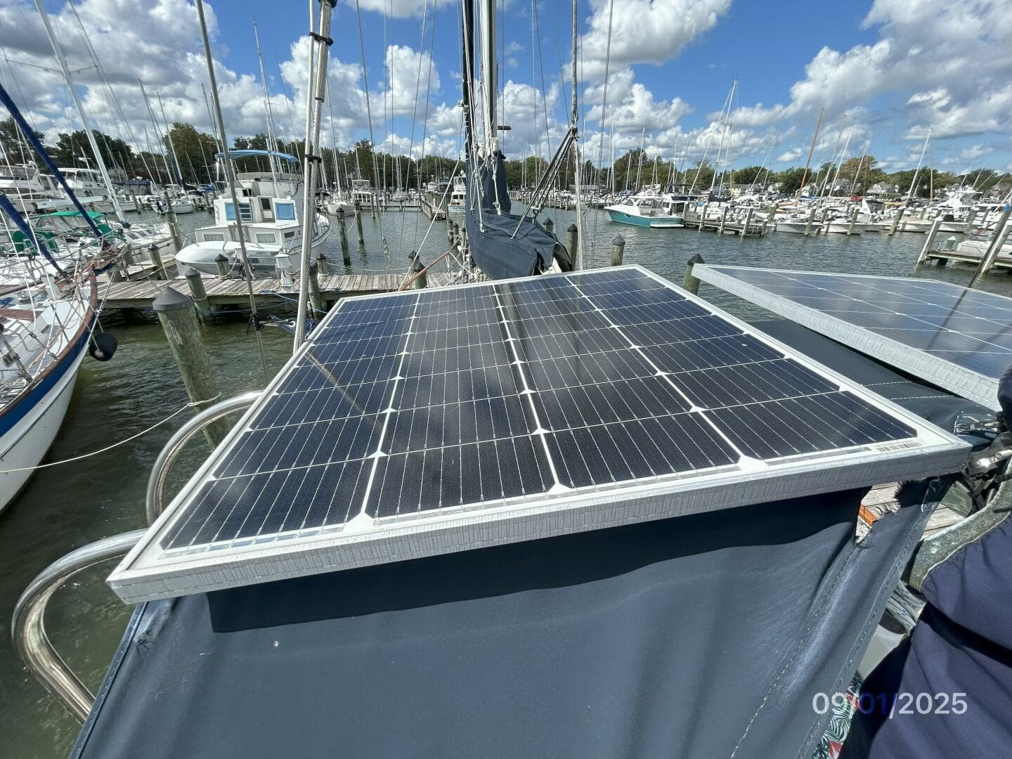 40' Nauticat port forward solar panel