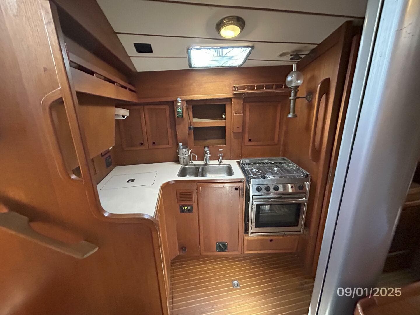 40' Nauticat galley2