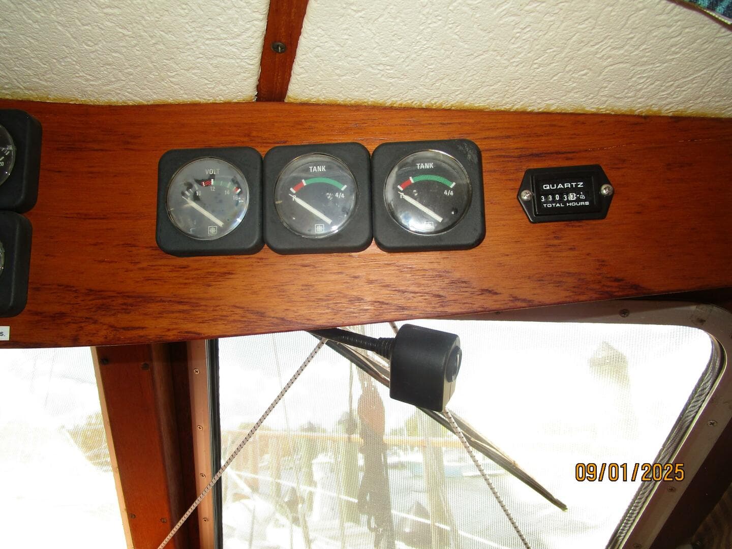 40' Nauticat pilothouse overhead electronics3