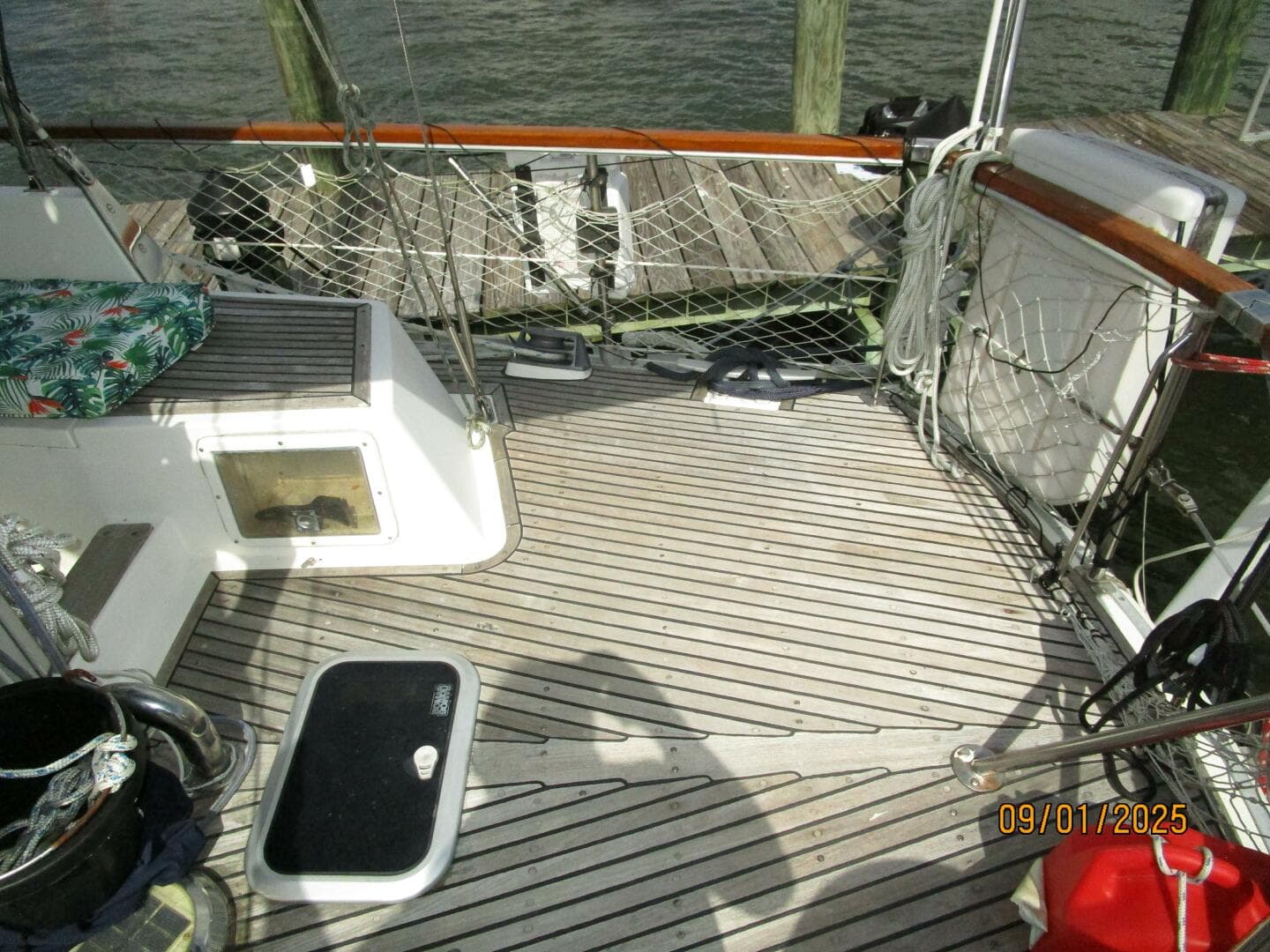 40' Nauticat aftdeck starboard