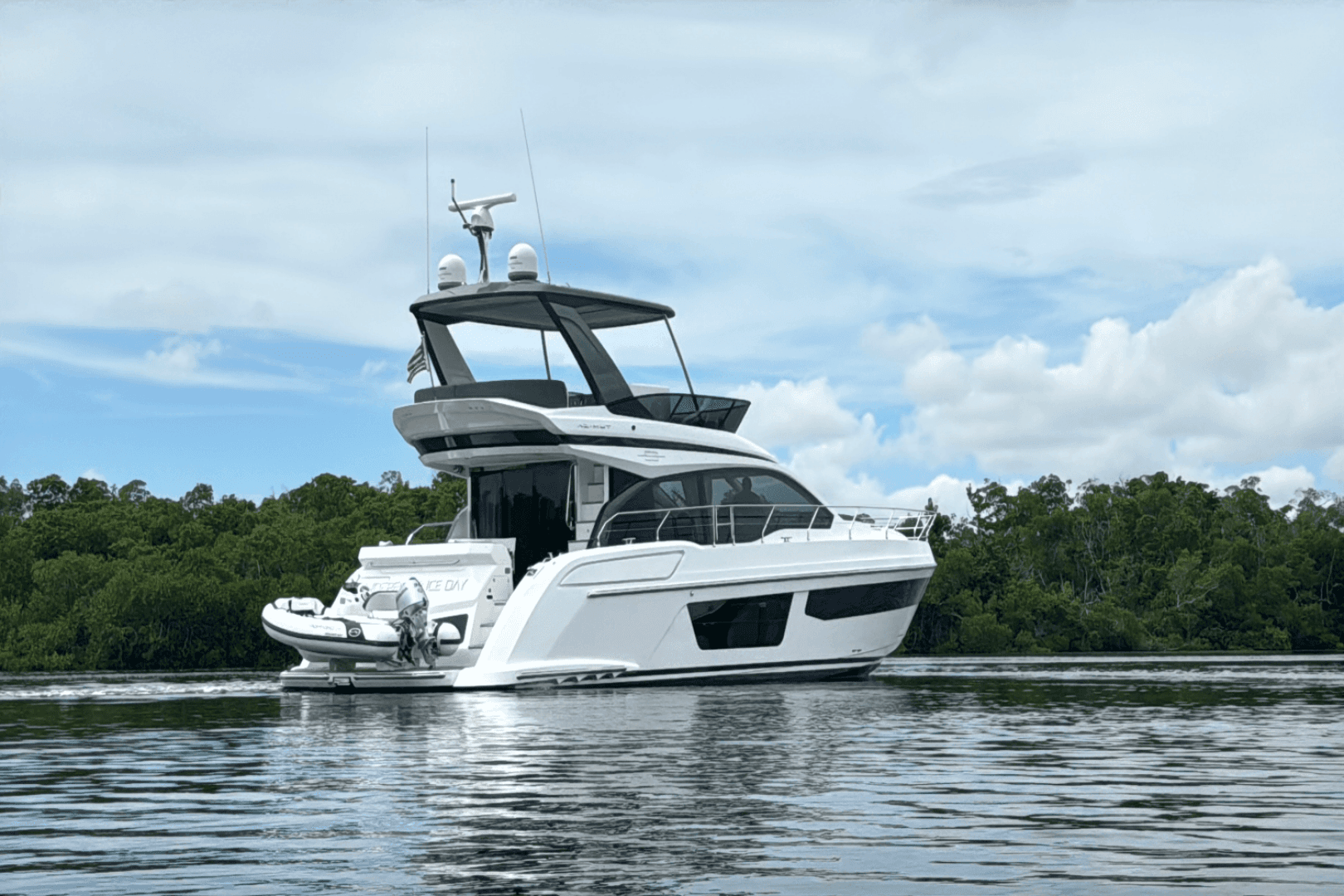2023 Azimut 53 FLY