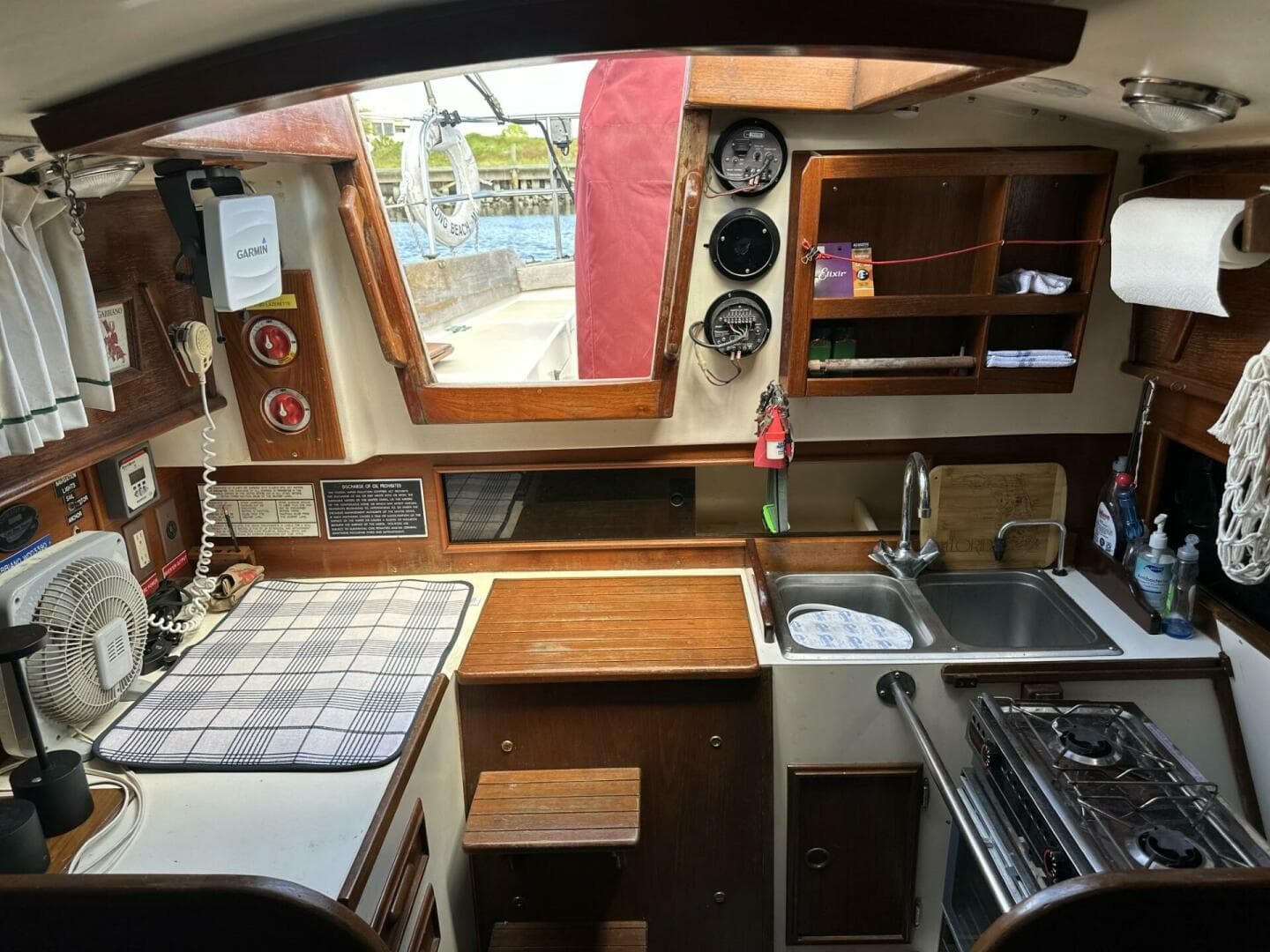 1982 Cape Dory 30