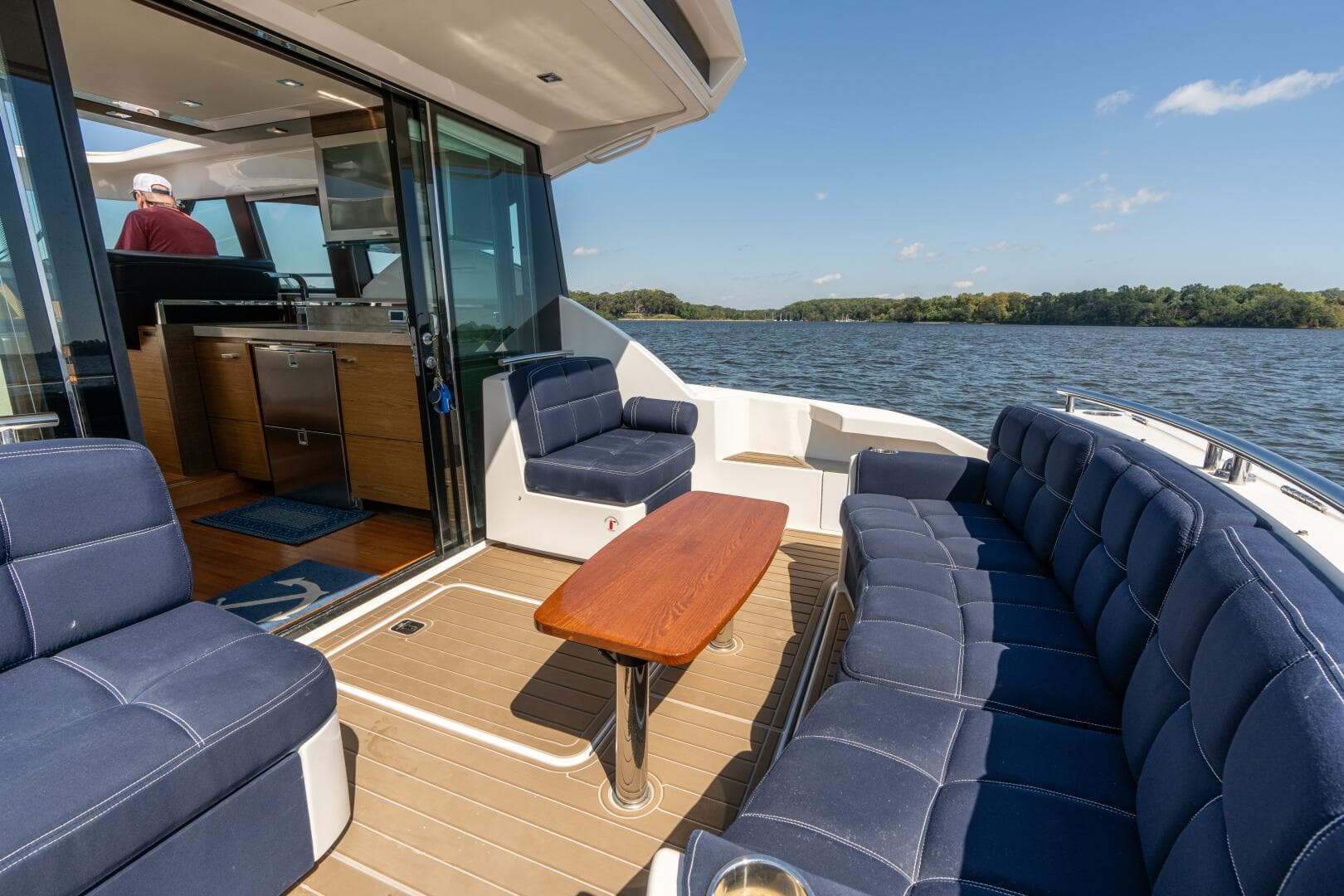2015 Tiara Yachts 44 Coupe