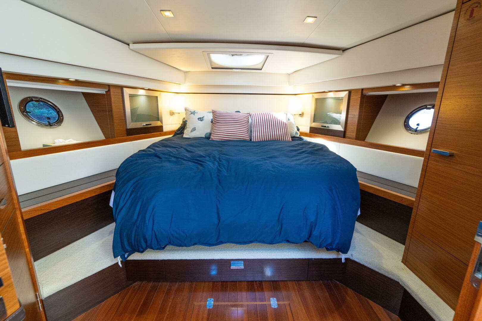 2015 Tiara Yachts 44 Coupe