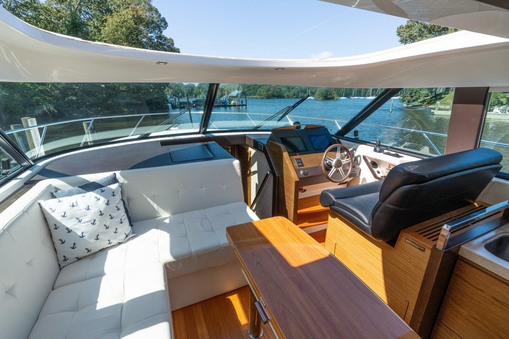 2015 Tiara Yachts 44 Coupe
