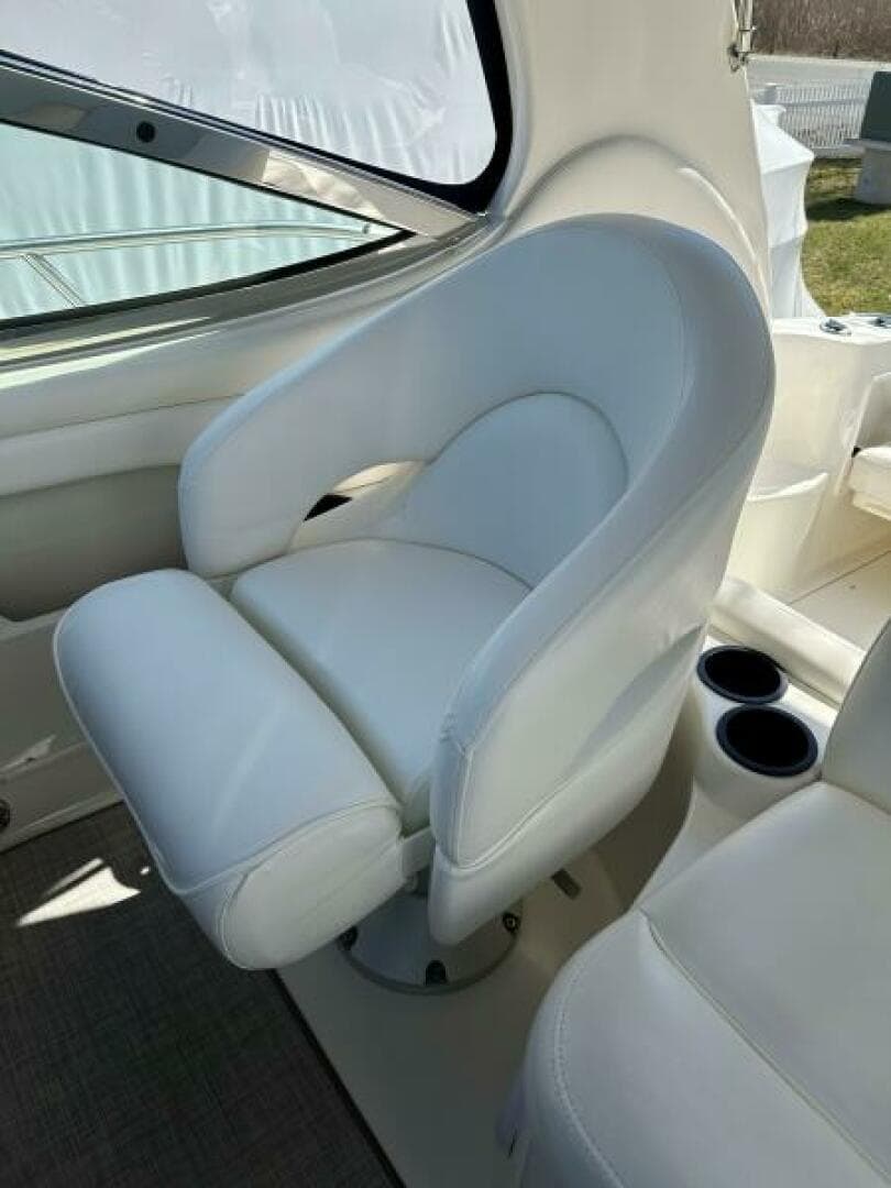 Helm seat