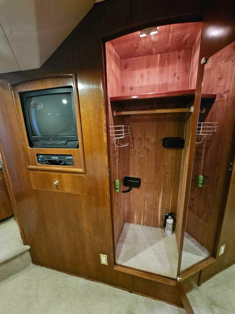 1999 Carver 530 Voyager Pilothouse