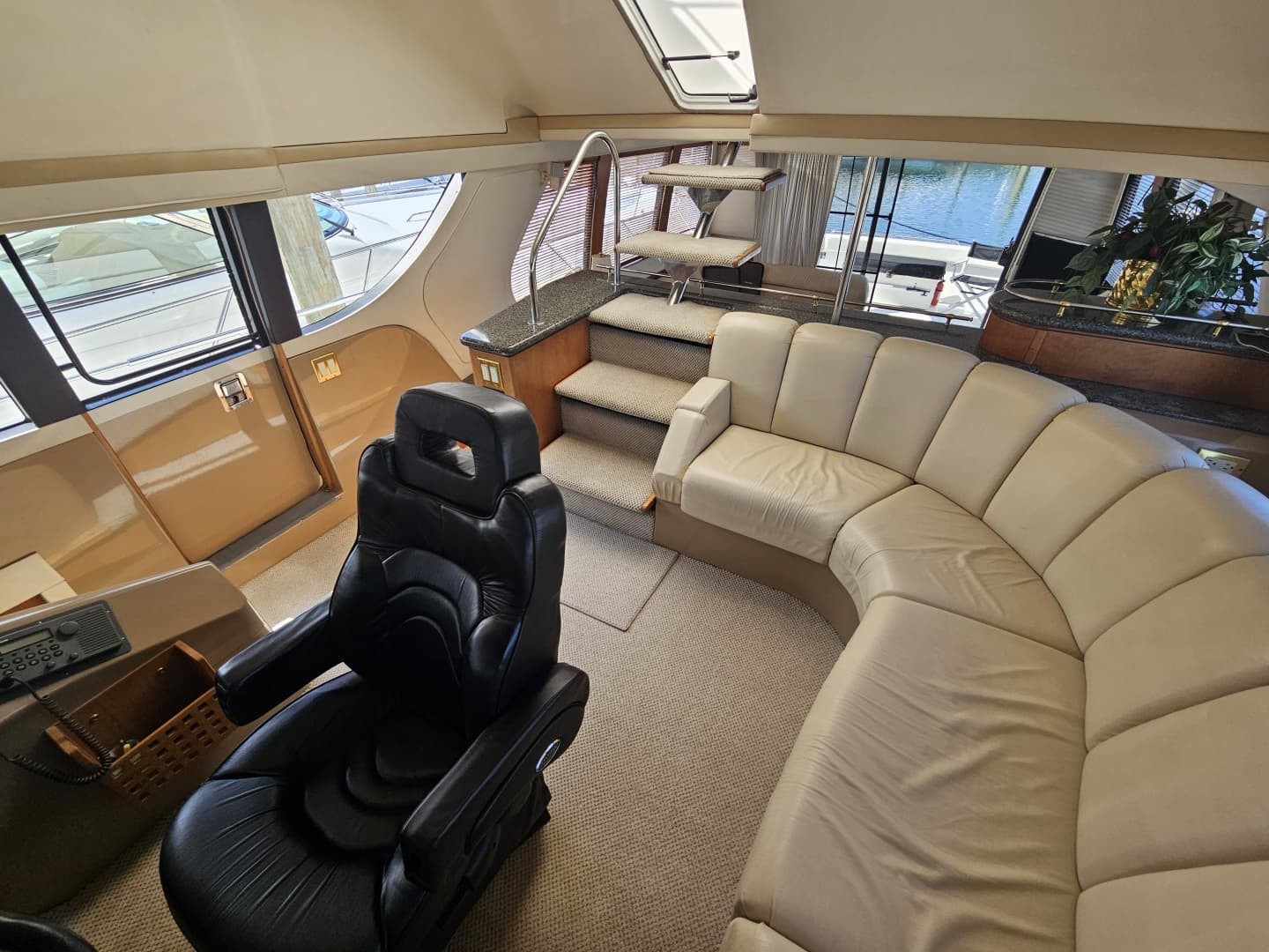 1999 Carver 530 Voyager