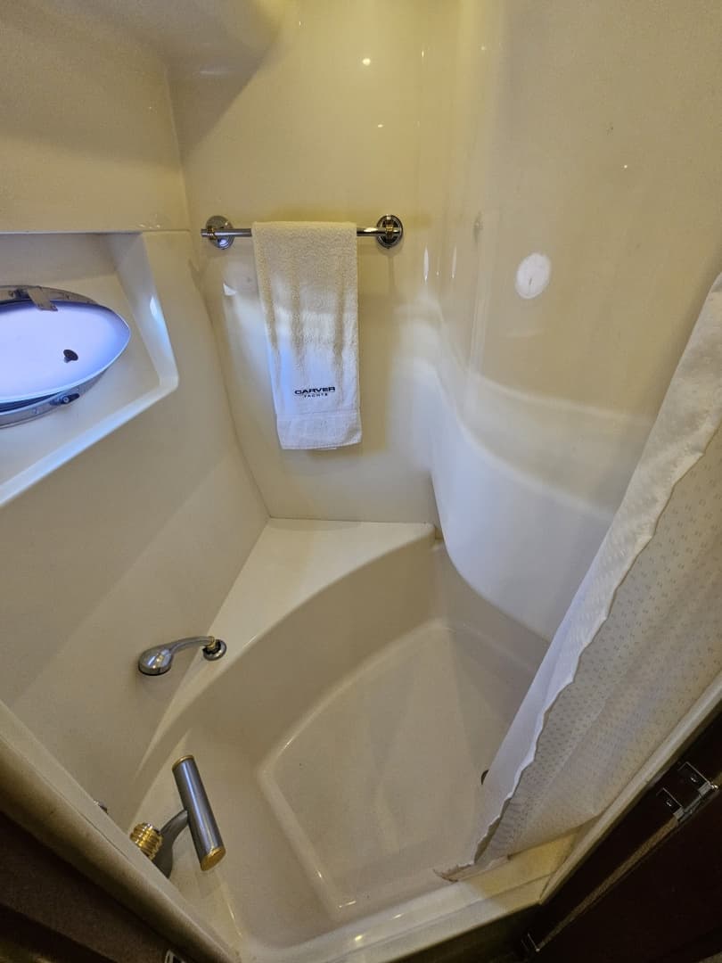 1999 Carver 530 Voyager