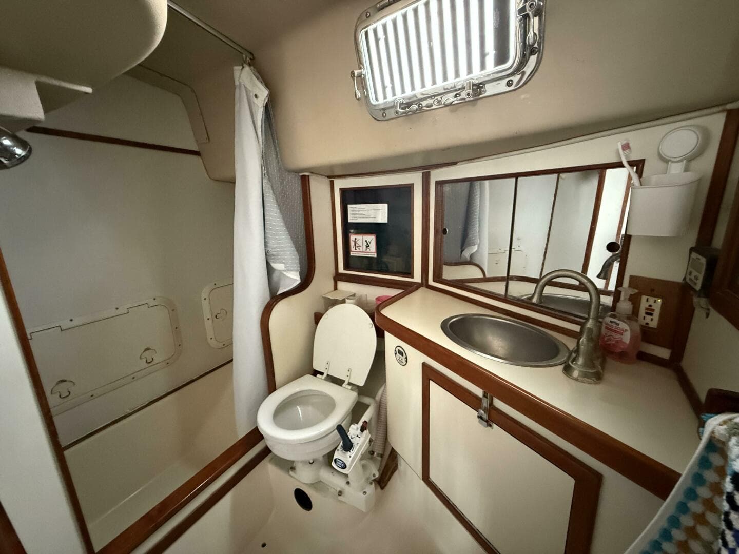 1988 Catalina Morgan 44 Center Cockpit