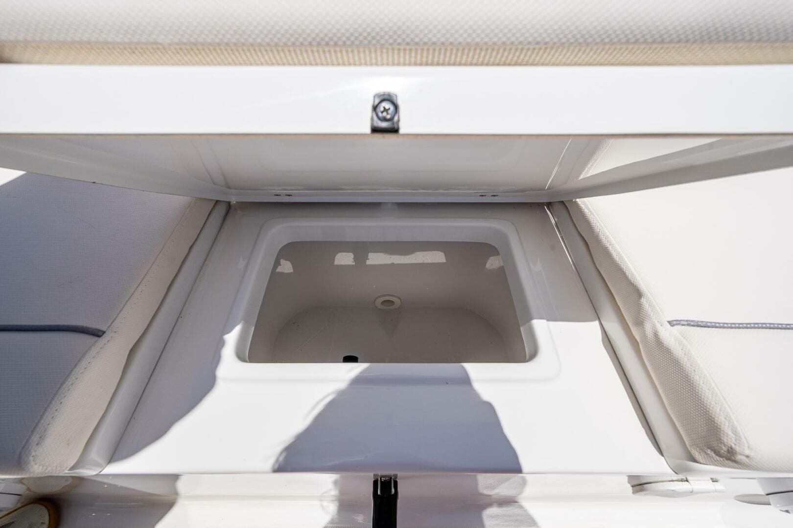 2024 Sea Hunt 239 SE