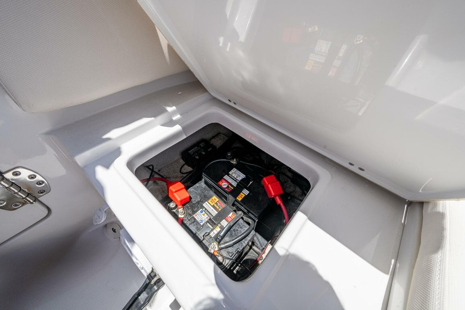 2024 Sea Hunt 239 SE