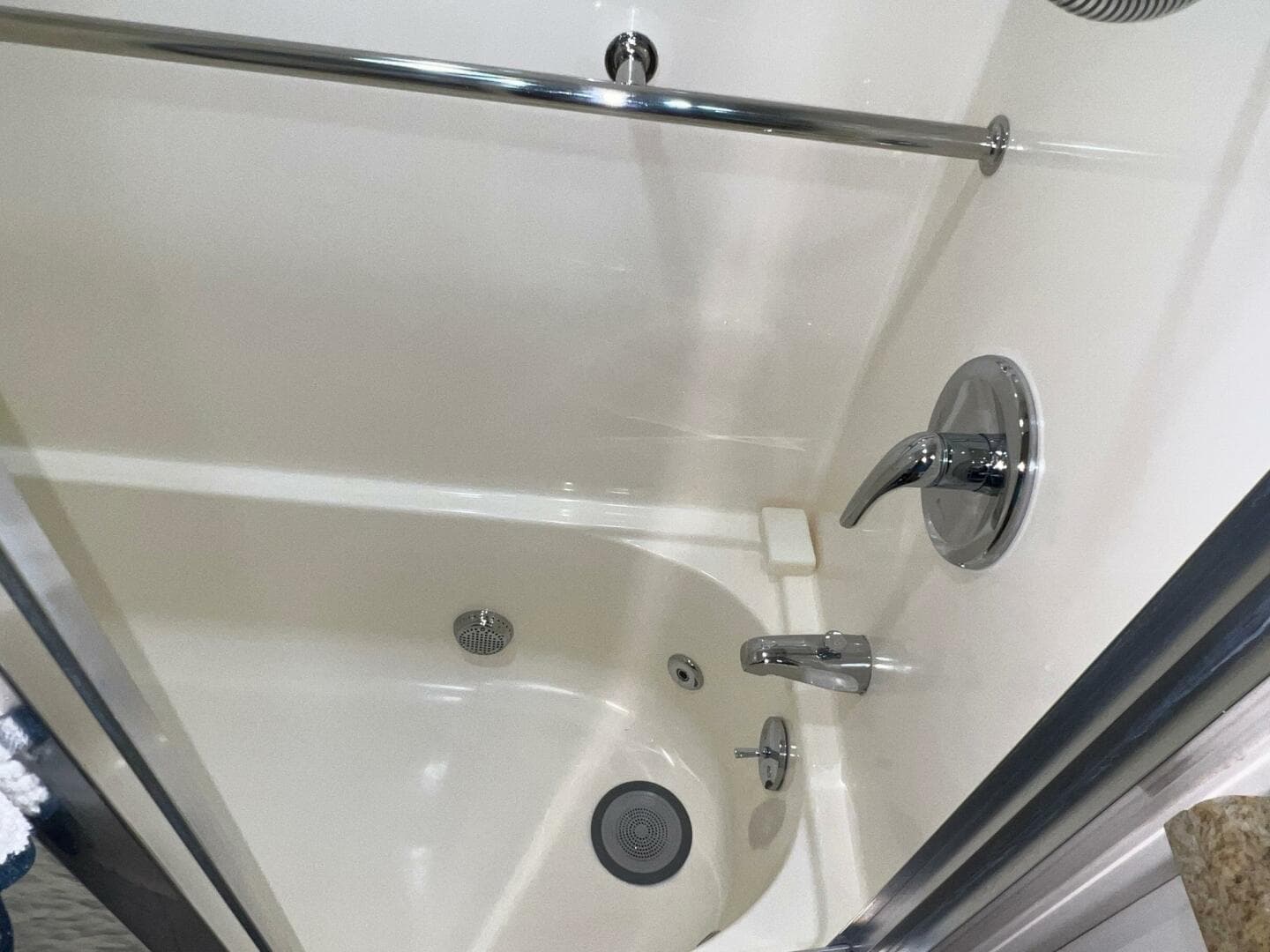 1988 Hatteras Motor Yacht