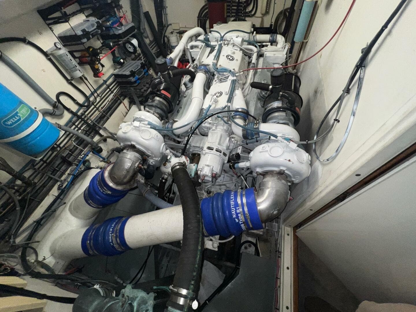 1988 Hatteras Motor Yacht