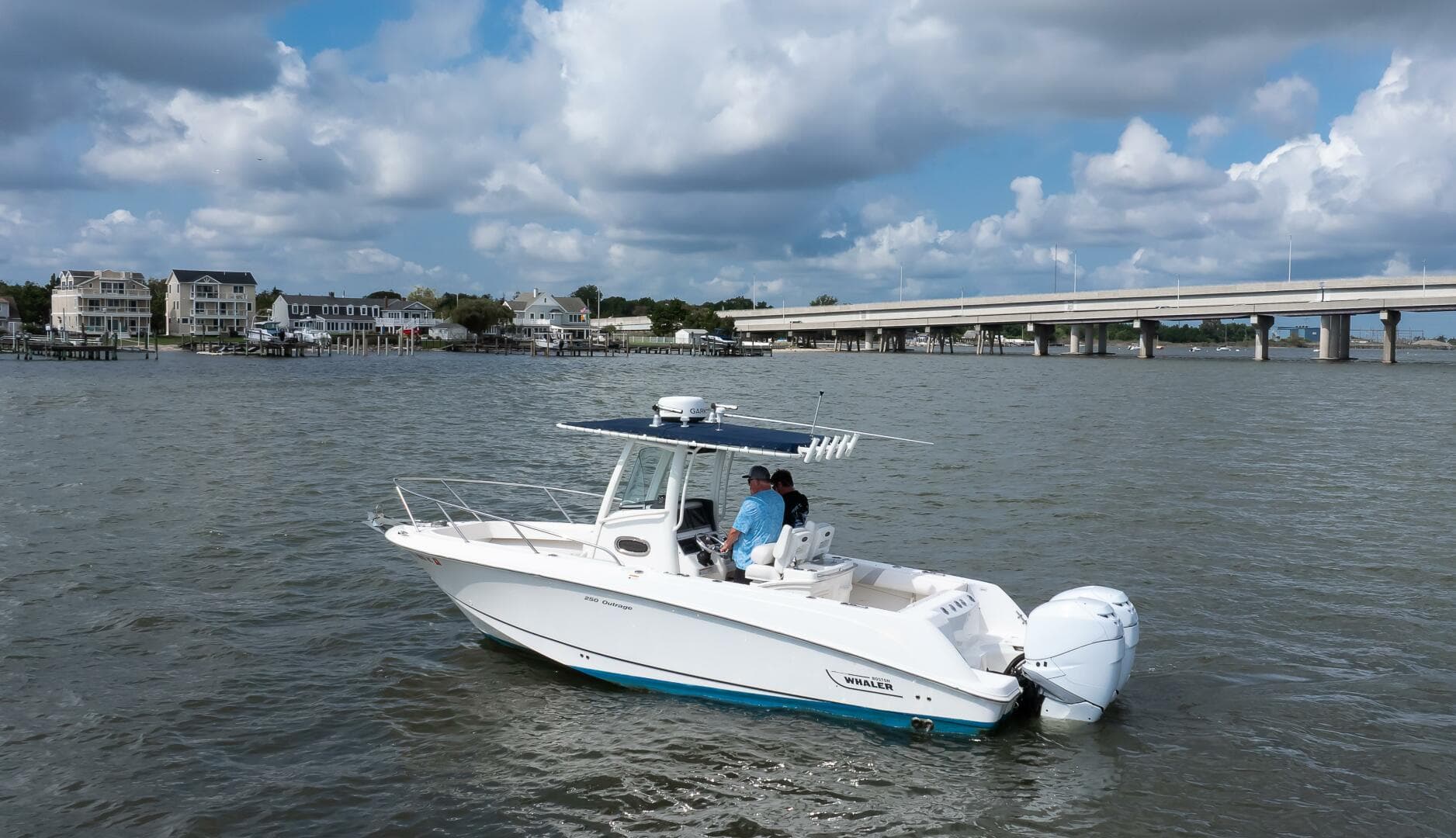 2010 Boston Whaler 250 Outrage