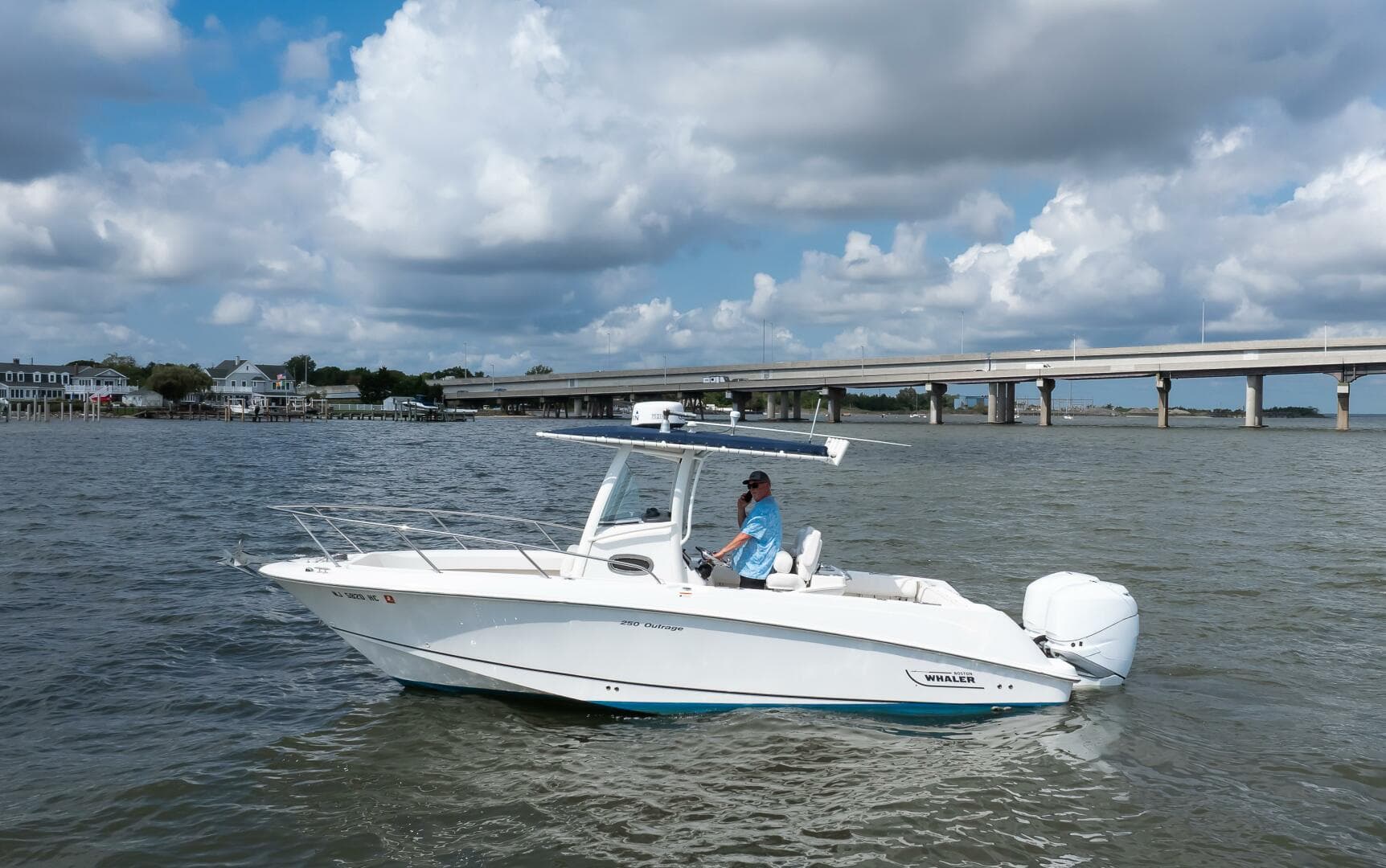 2010 Boston Whaler 250 Outrage