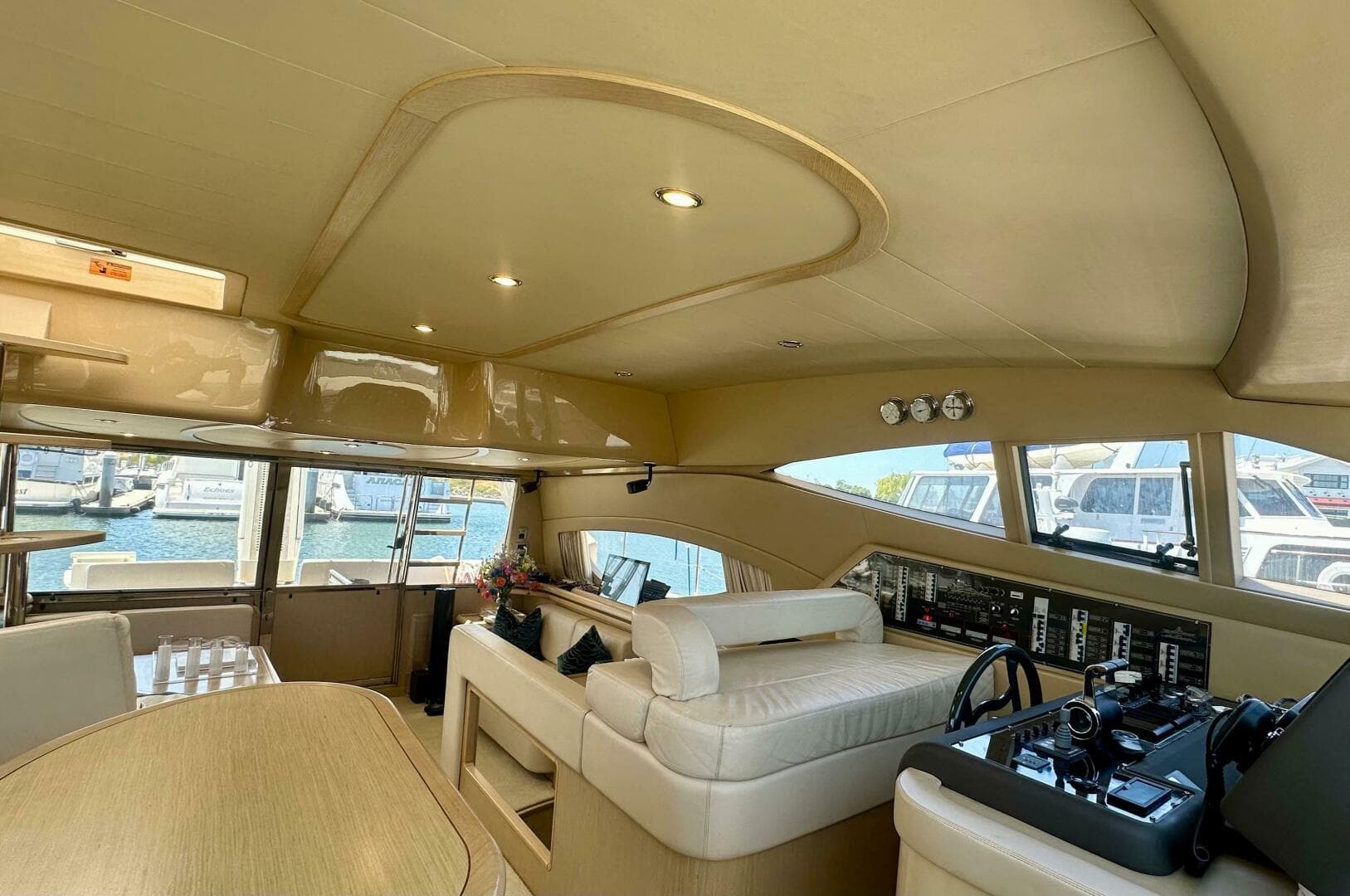 2006 Ferretti Yachts 550