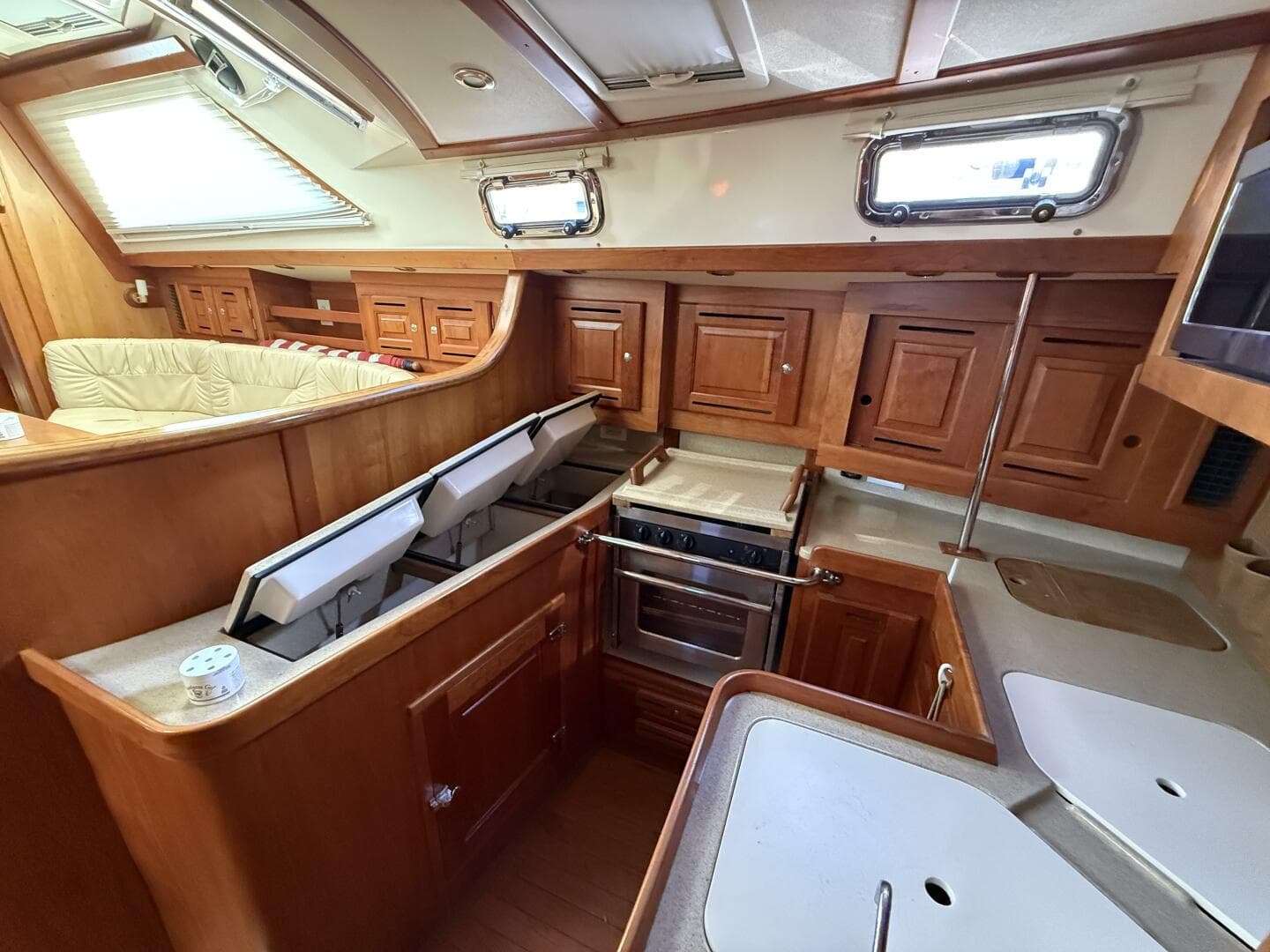 2011 Tartan 47 Glory galley refregeration