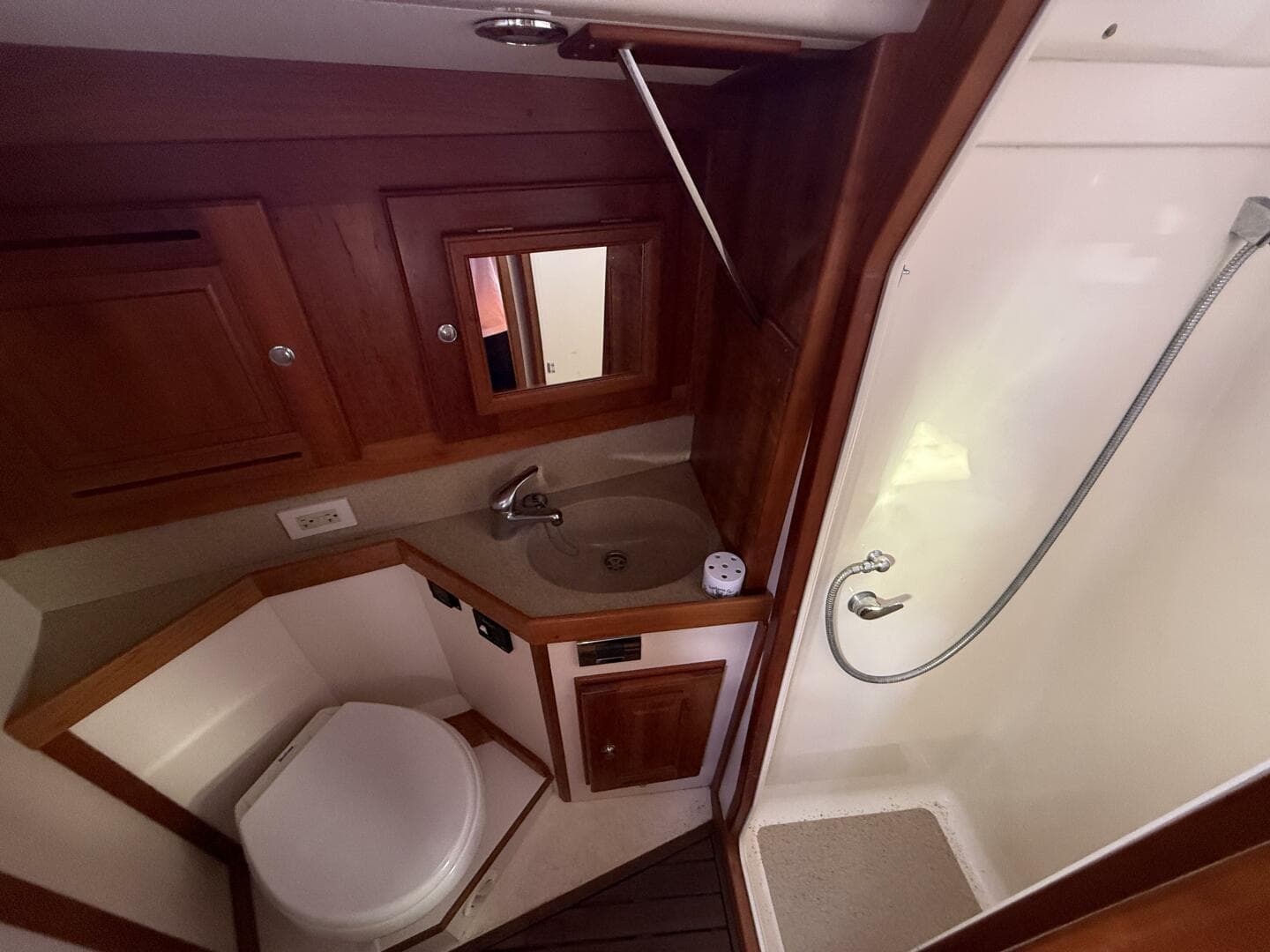 2011 Tartan 47 Glory head and shower