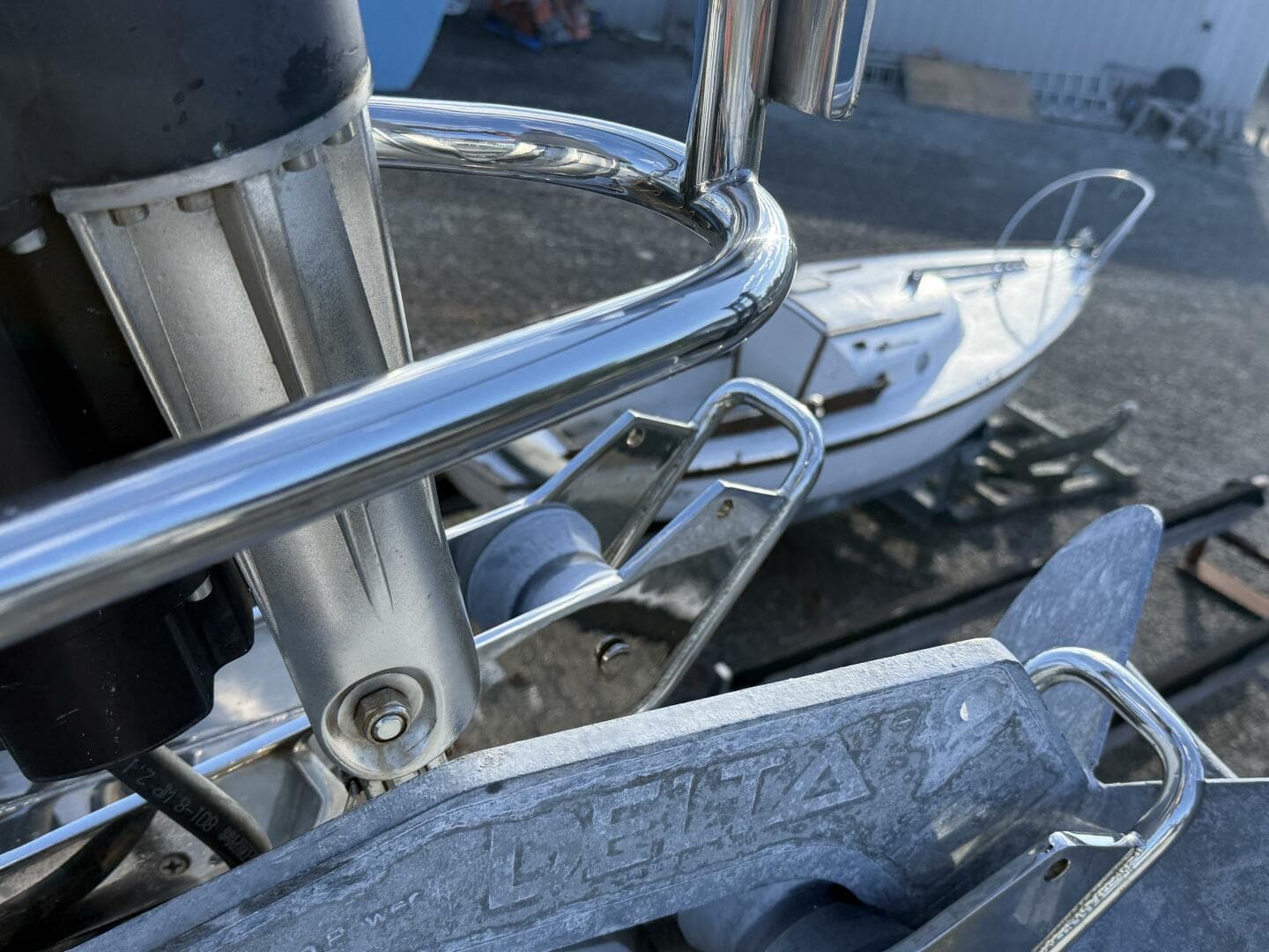 2011 Tartan 47 Glory Delta spade anchor and pulpit