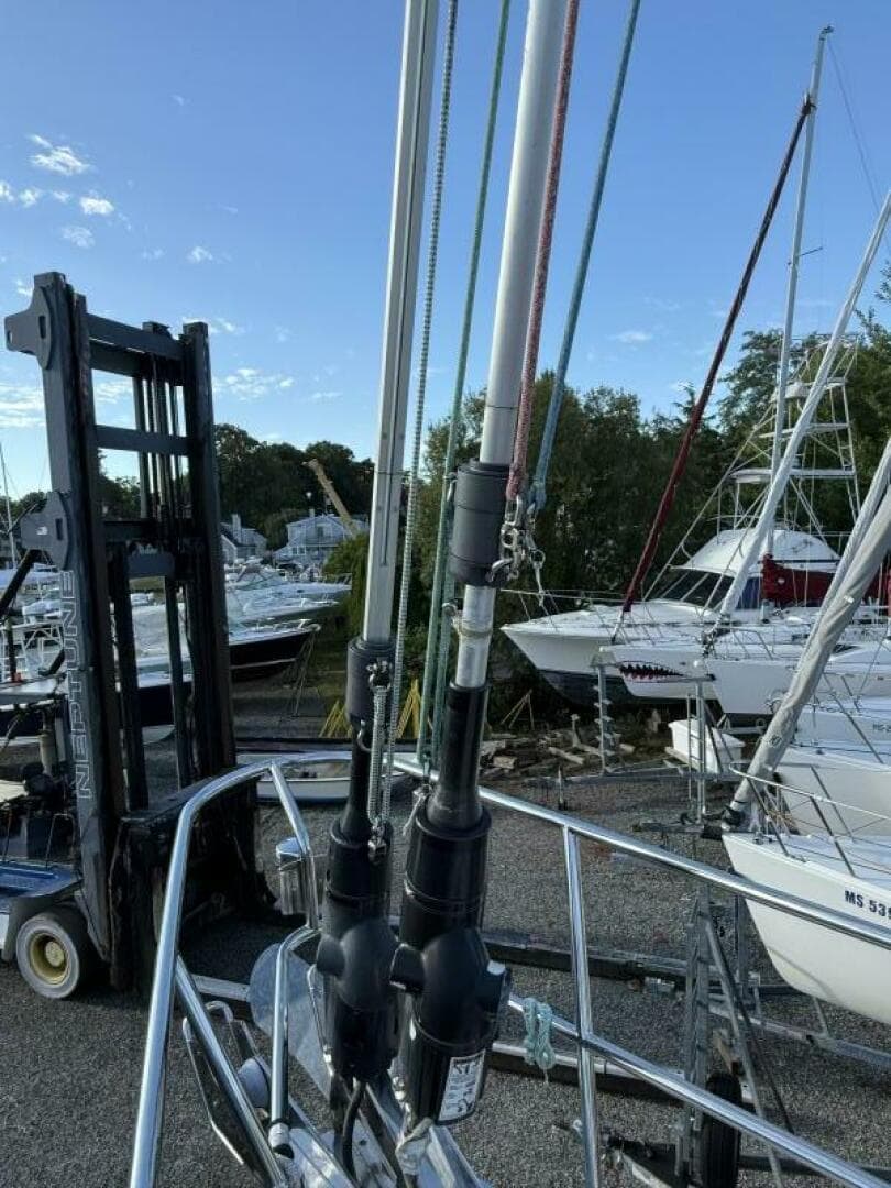 2011 Tartan 47 Glory jib furler