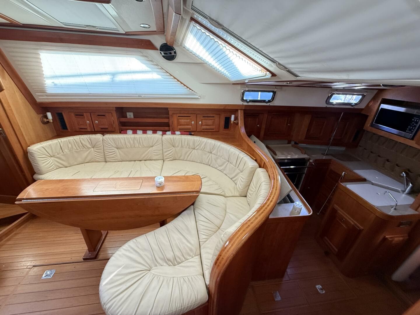 2011 Tartan 47 Glory U shaped settee