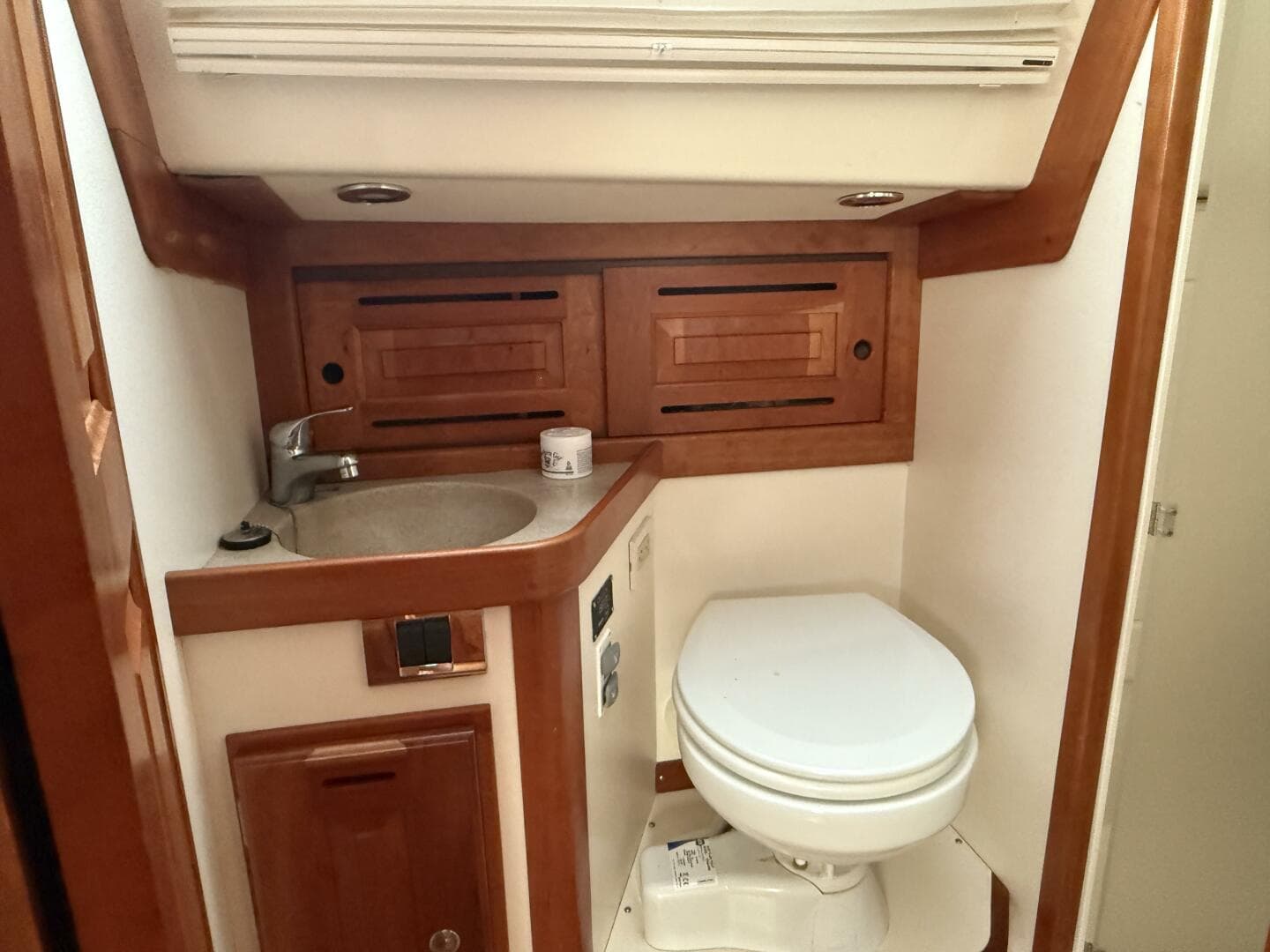 2011 Tartan 47 Glory guest head