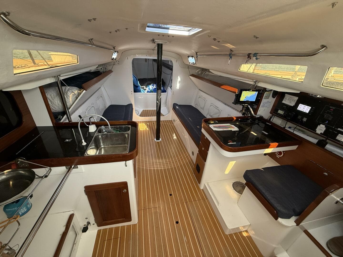 2018 J/121 Alchemy salon