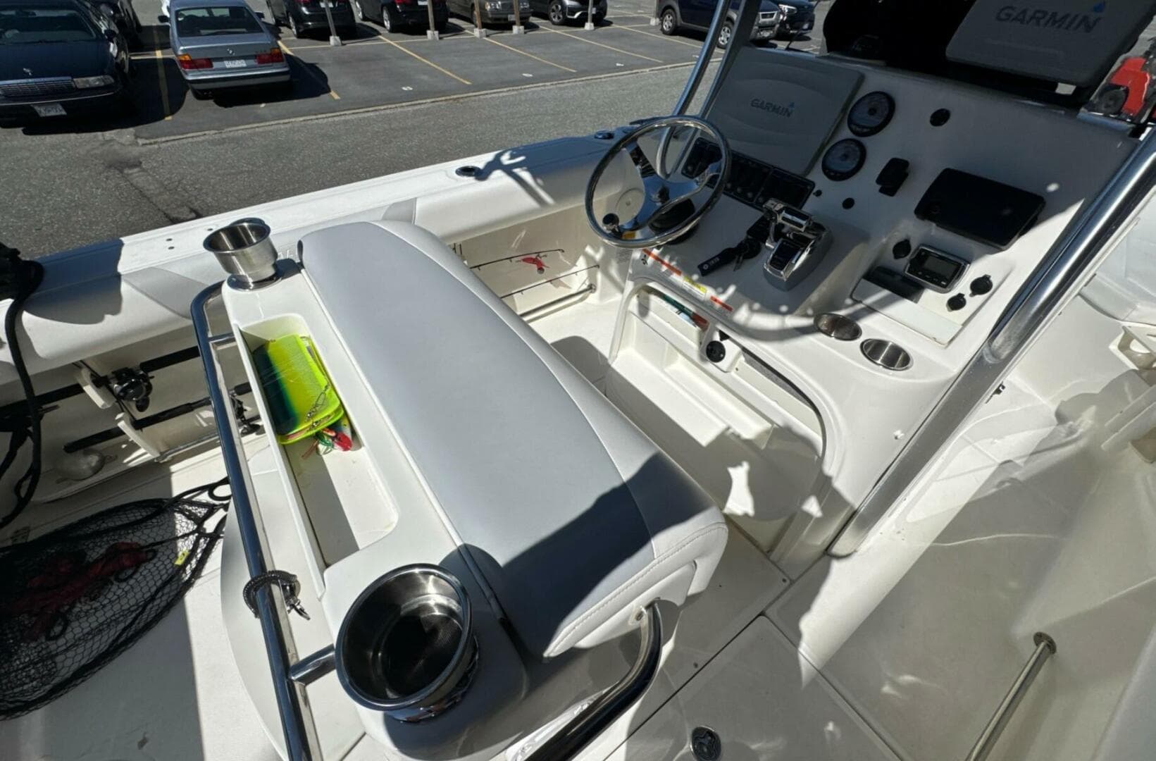 2014 Boston Whaler 220 Outrage