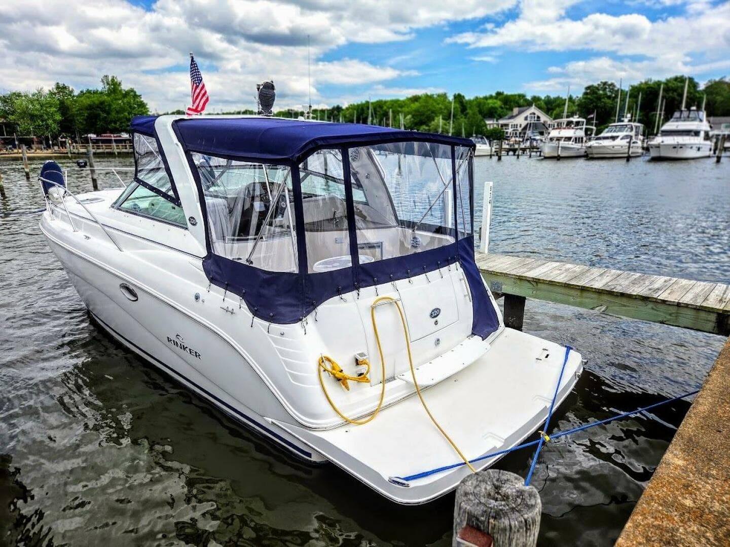 2007 Rinker 320 Express
