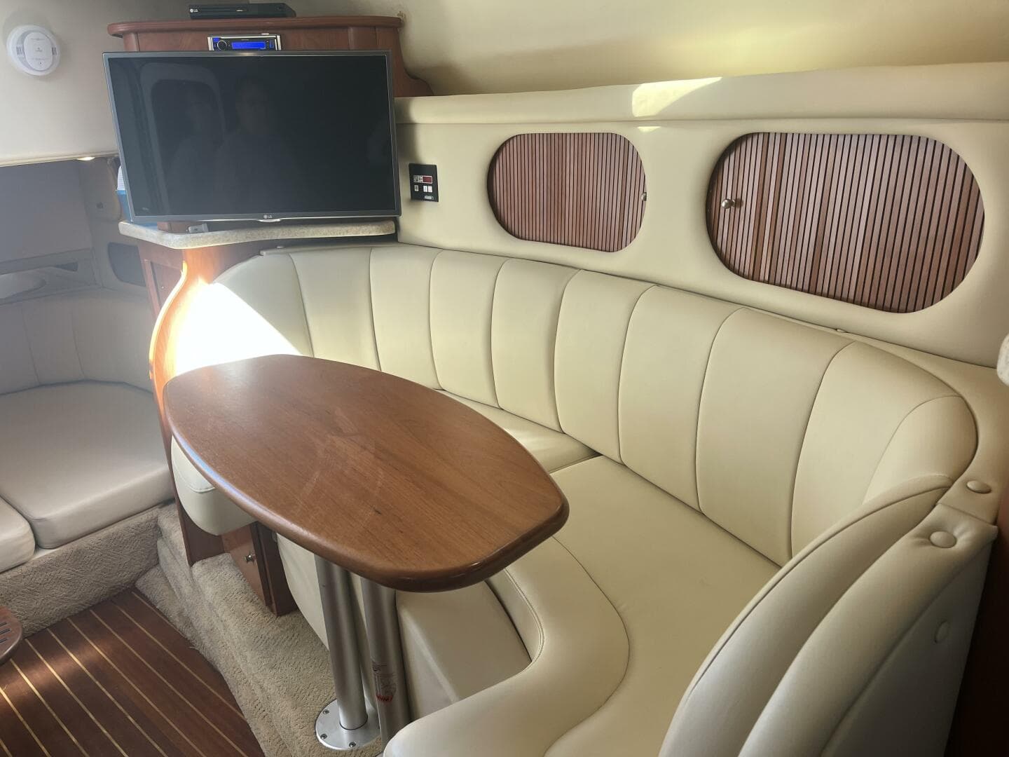 2007 Rinker 320 Express