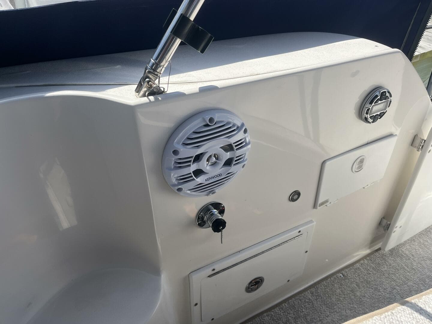 2007 Rinker 320 Express