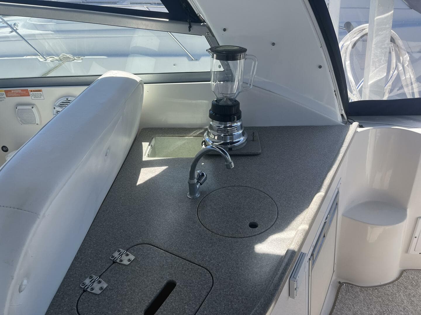 2007 Rinker 320 Express
