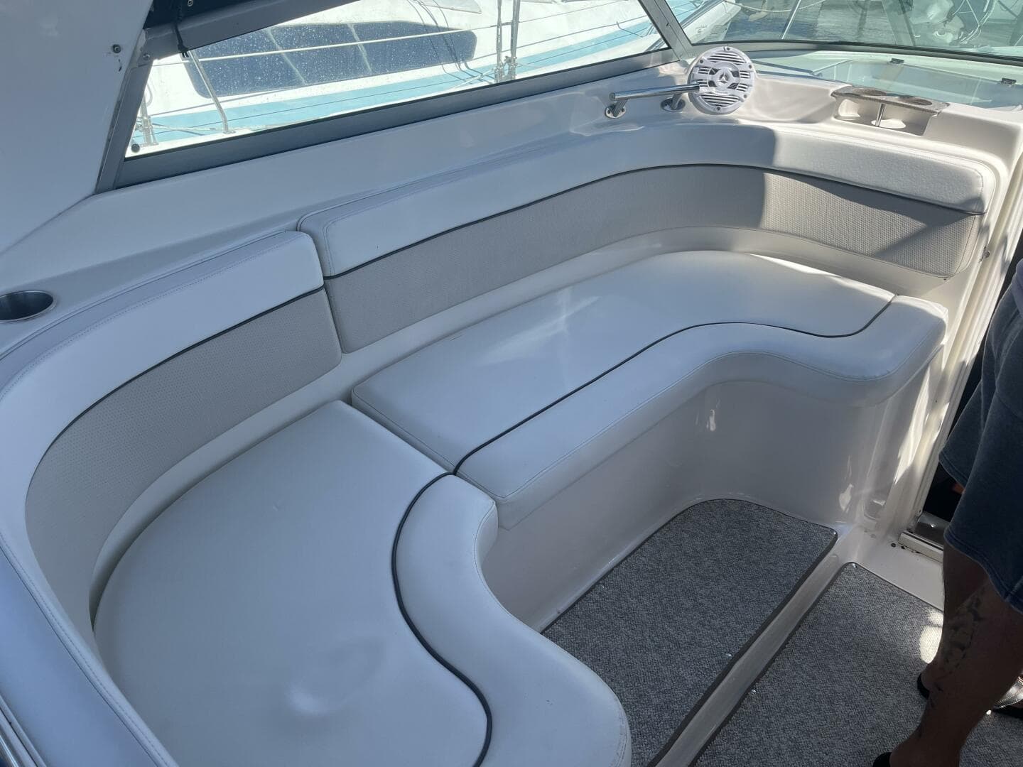 2007 Rinker 320 Express