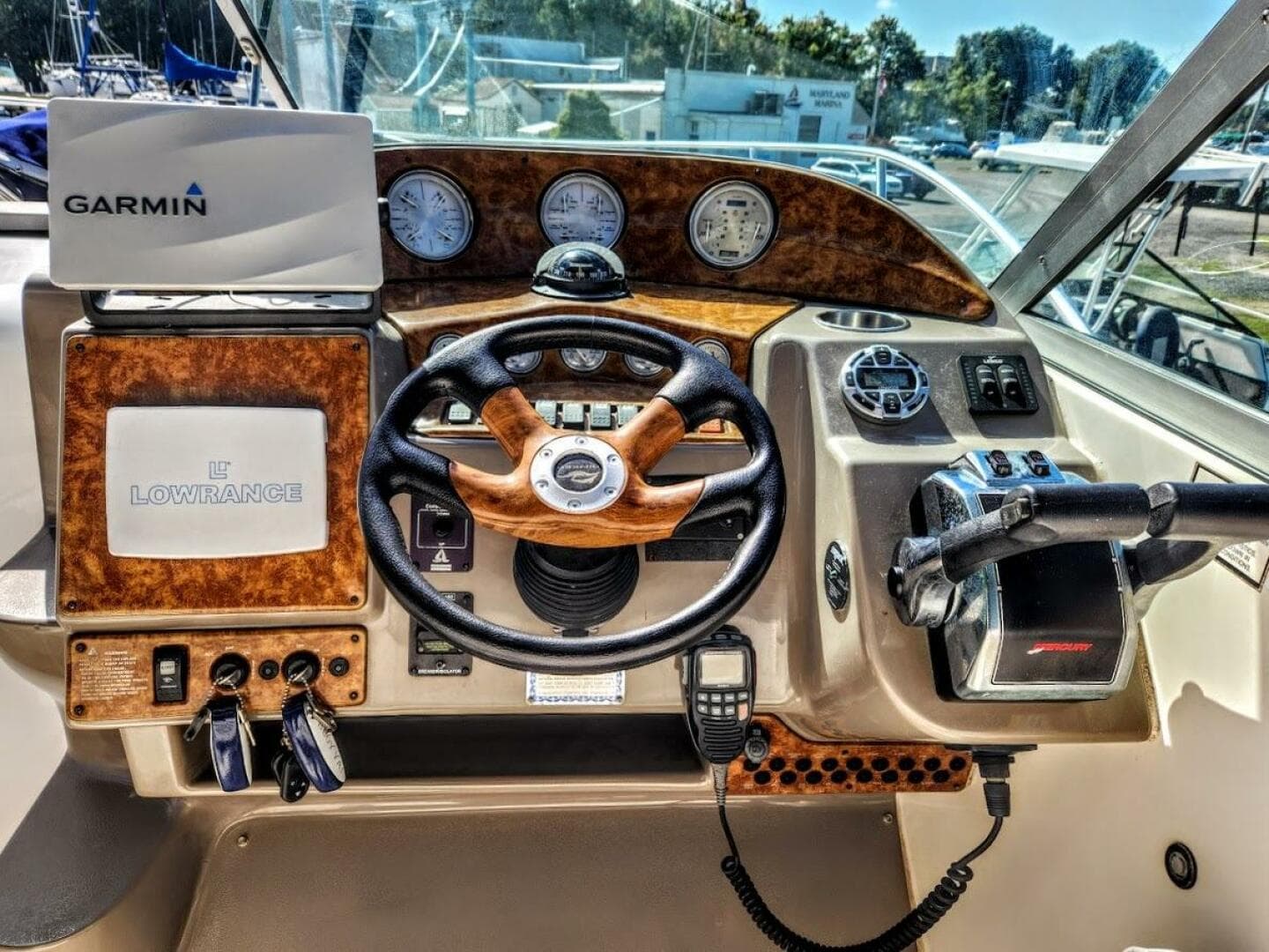 2007 Rinker 320 Express