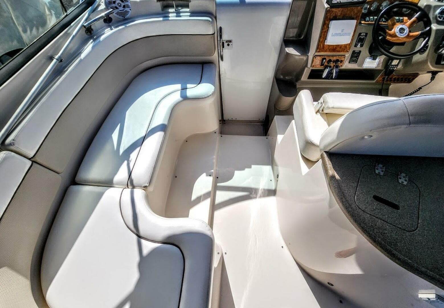 2007 Rinker 320 Express